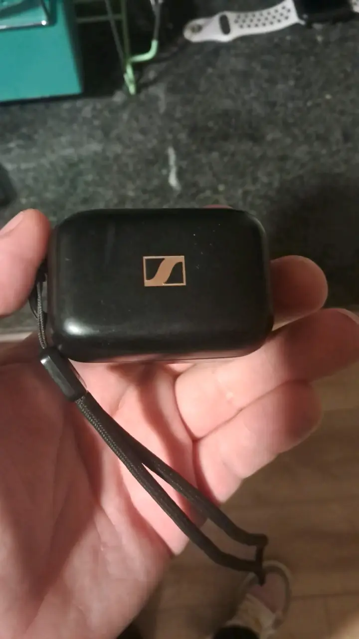 Audífonos inalámbricos Sennheiser con estuche - 2
