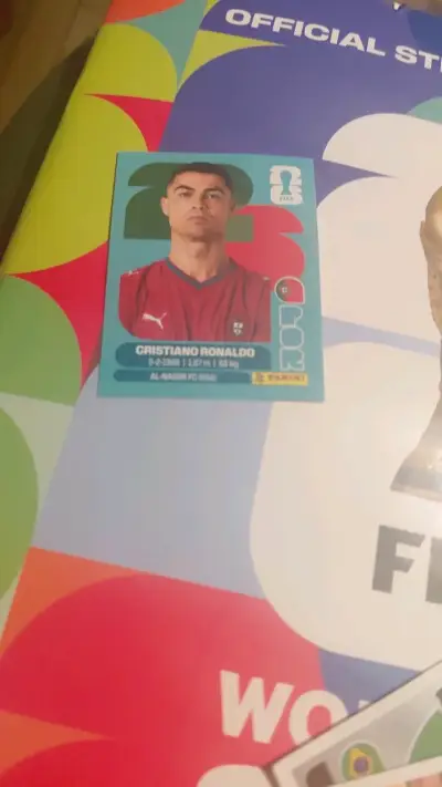 Lámina Panini de futbolista famosa - miniatura 1