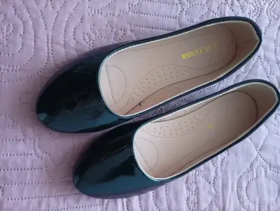 Zapatos planos negros de Charol - miniatura 1