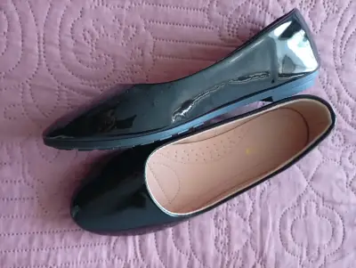 Zapatos planos negros de Charol - miniatura 4