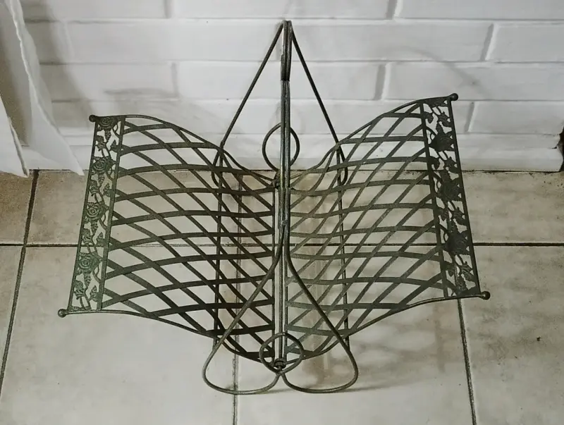 Revistero de metal estilo vintage - 2