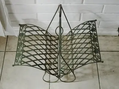 Revistero de metal estilo vintage - miniatura 2