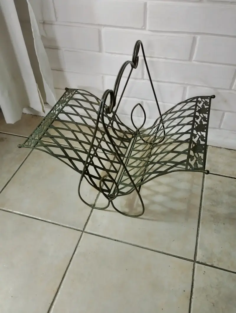 Revistero de metal estilo vintage - 3