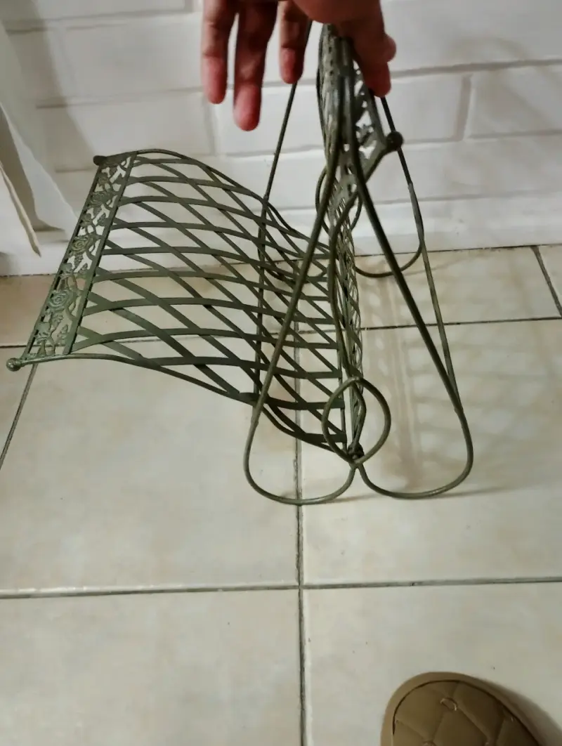 Revistero de metal estilo vintage - 4