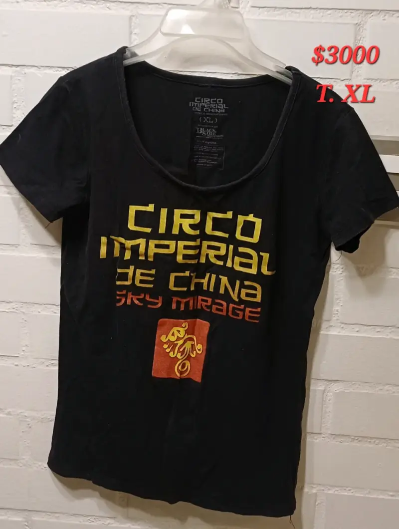 Polera negra Circo Imperial de China XL