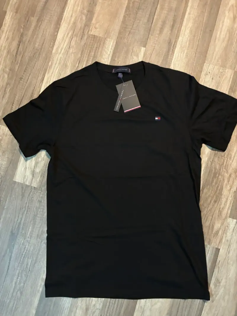Polera negra Tommy Hilfiger nueva