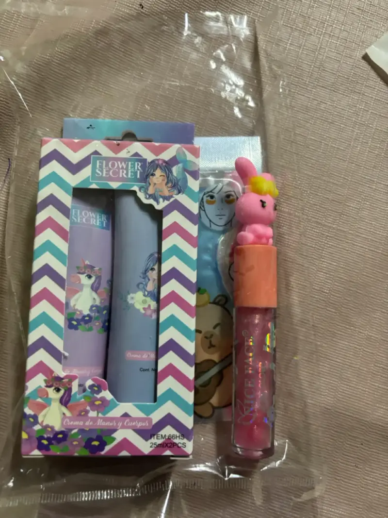 Set de cremas y brillo labial Flower Secret