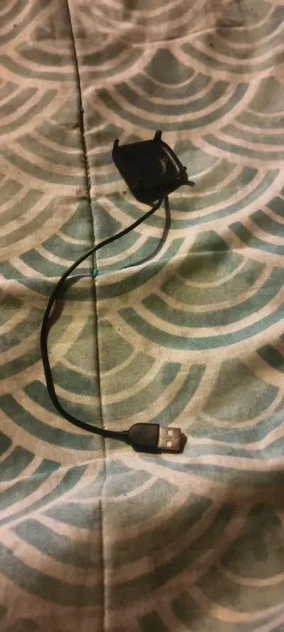 Reloj inteligente con cargador USB - miniatura 4