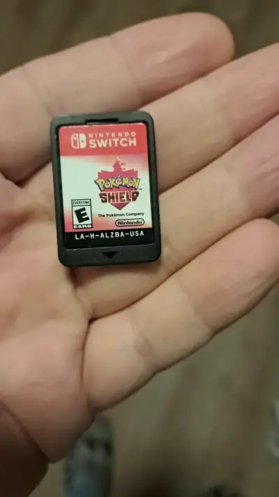 Juego Nintendo Switch Pokémon Shield - miniatura 1