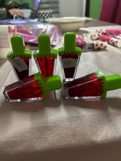 Brillo labial en forma de helado - miniatura 1