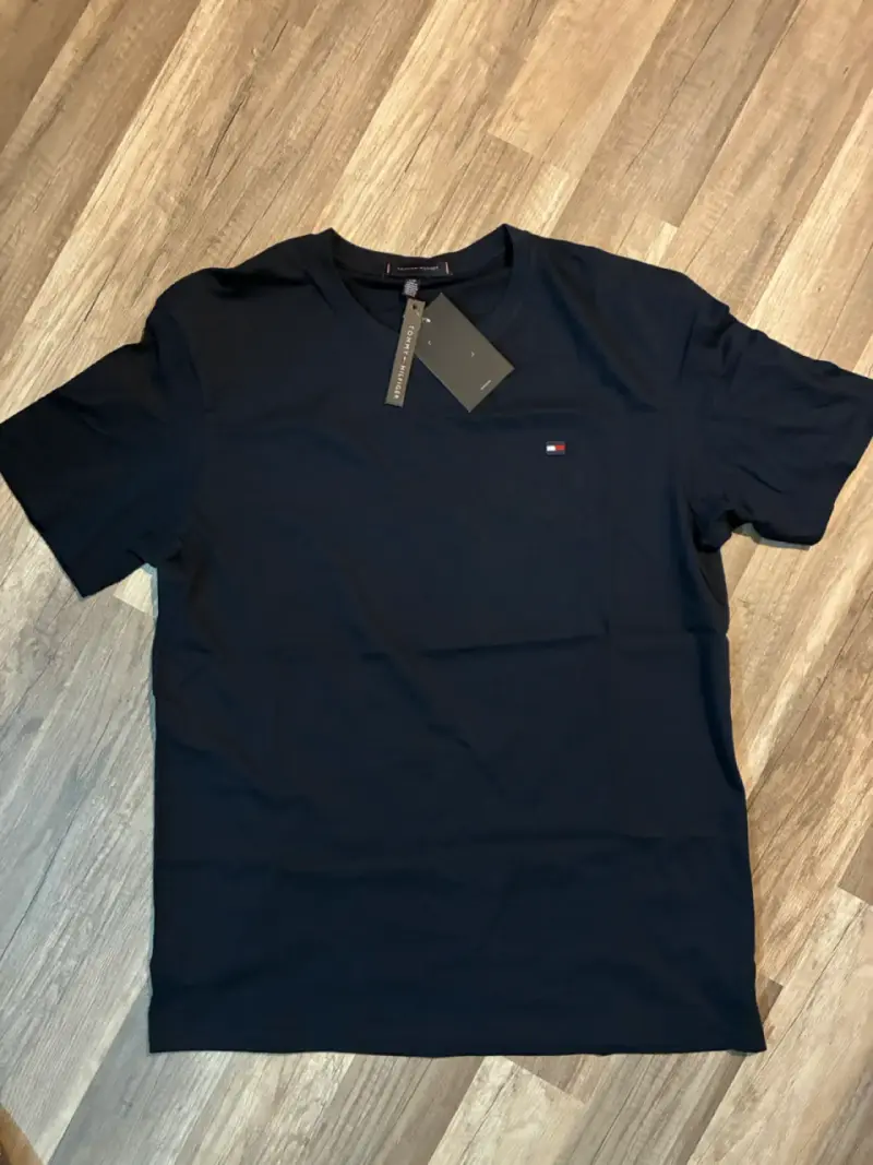 Polera Tommy Hilfiger azul marino nueva