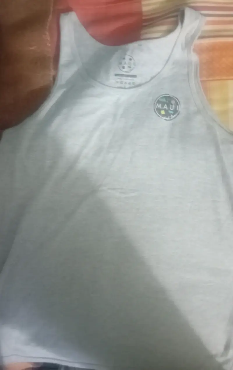 Polera sin mangas Maui gris