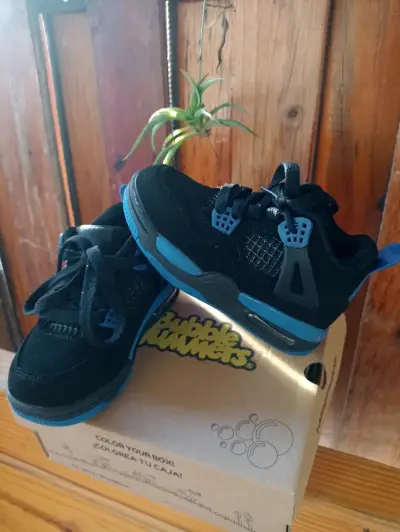 Zapatillas negras y azules para niño - miniatura 1