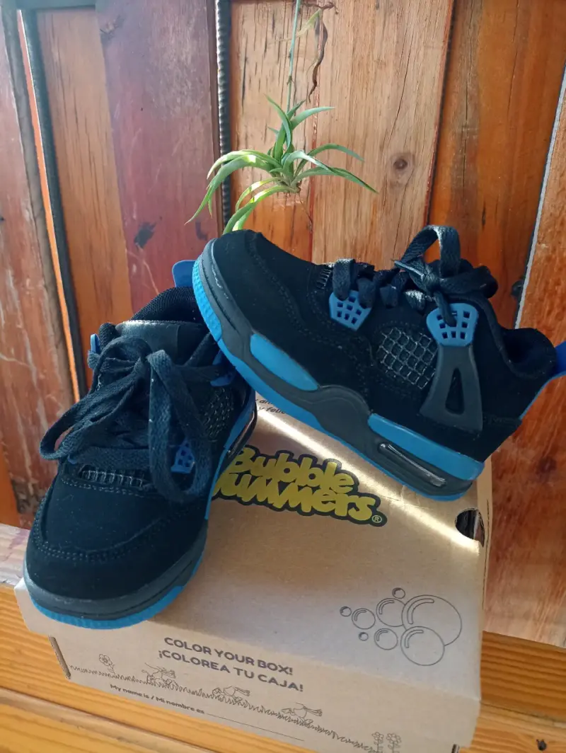 Zapatillas negras y azules para niño - 2