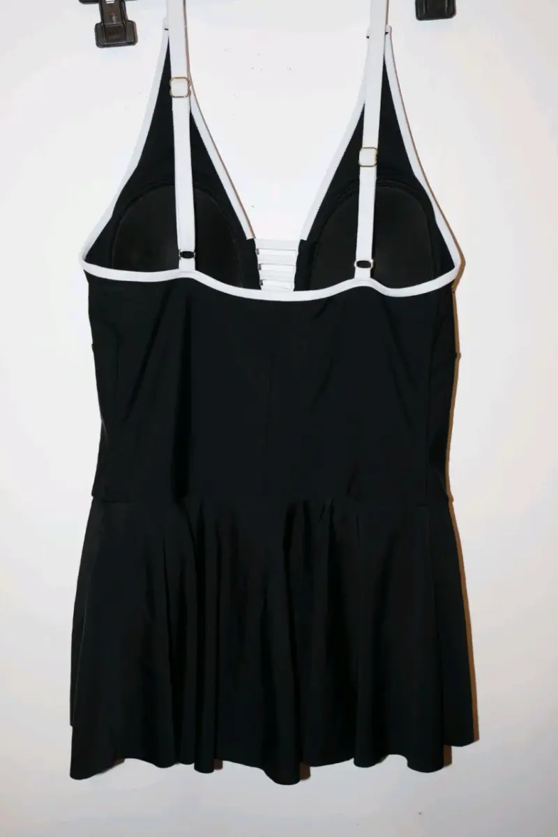 Vestido de baño negro con detalles blancos - 2