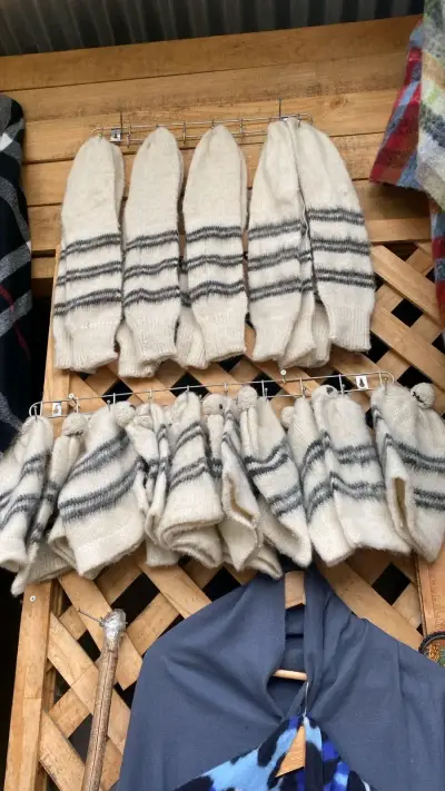 Calcetines de lana rayados artesanales - miniatura 1