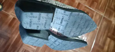 Botines de cuero con diseño de serpiente - miniatura 3