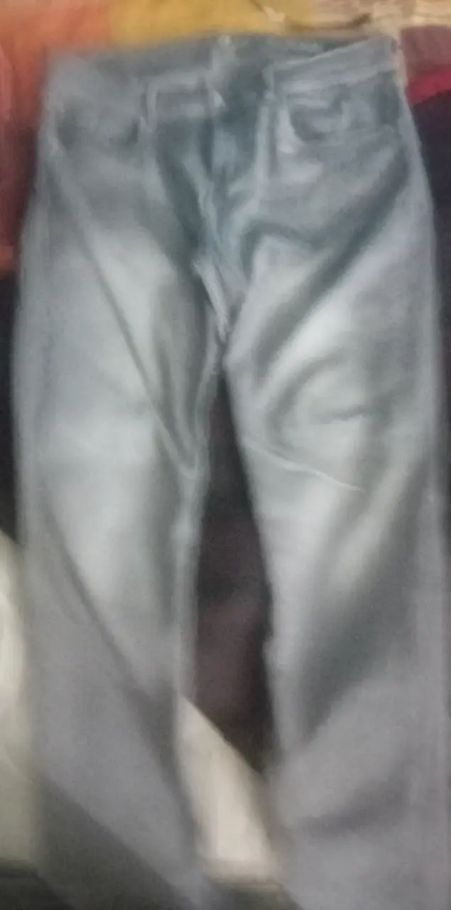 Jeans clásicos azul claro para hombre