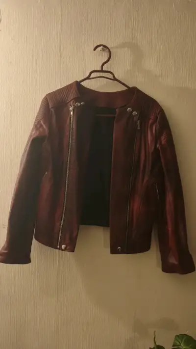 Chaqueta de cuero marrón estilo biker - miniatura 1