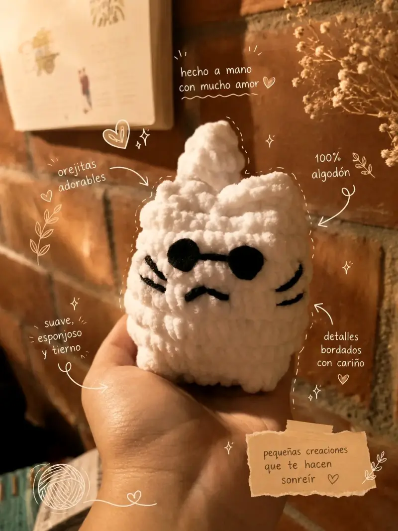 Muñeco de algodón hecho a mano adorable