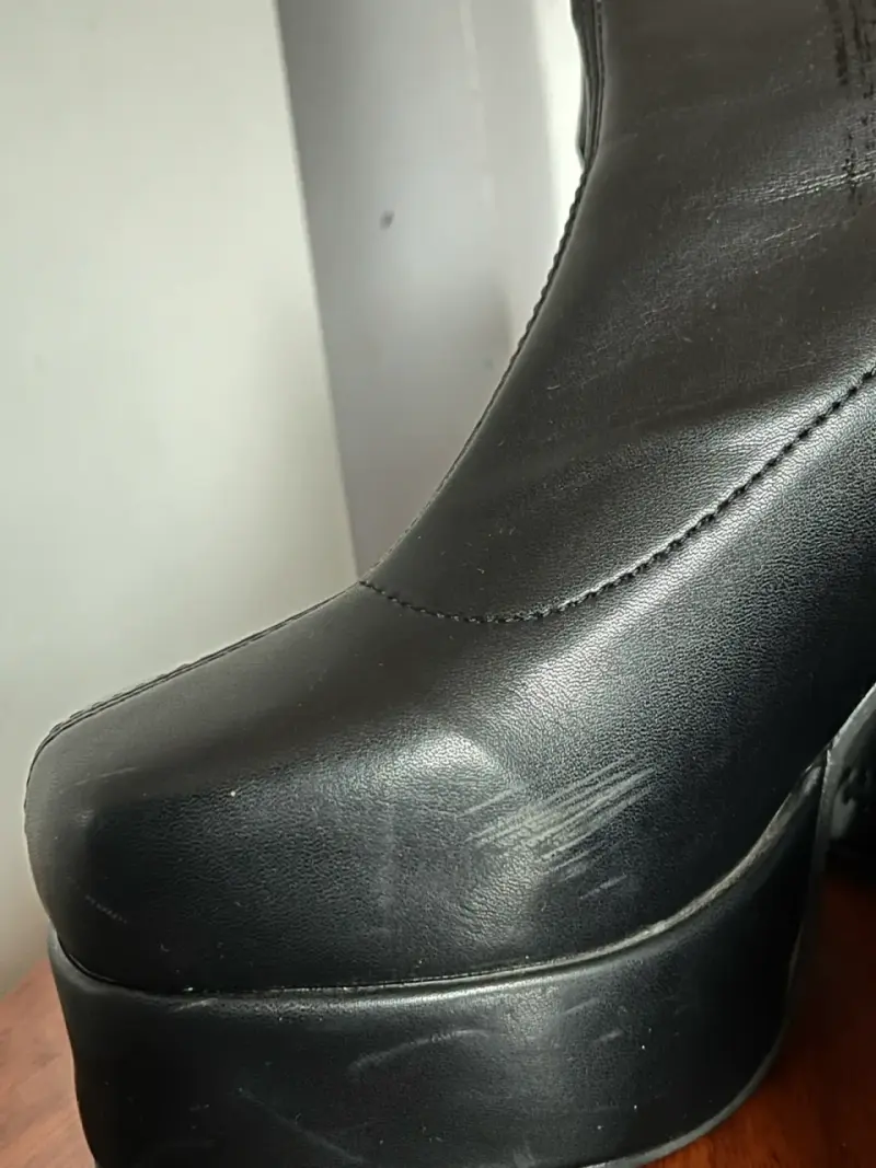Botas negras de cuerina con plataforma - 3