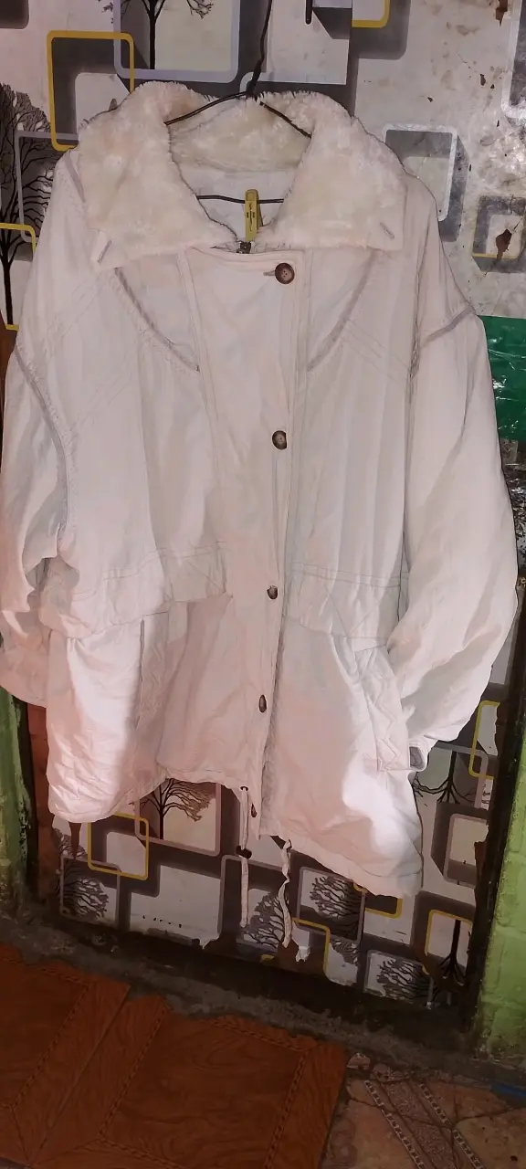 Chaqueta blanca con forro de lana