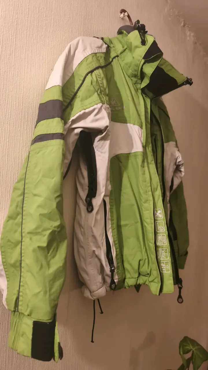 Chaqueta deportiva Le Coq Sportif verde y blanca - 3