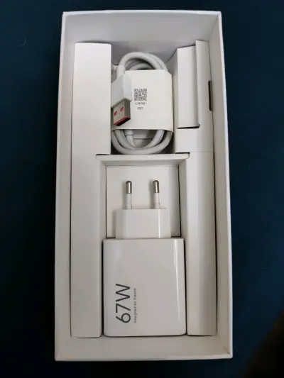 Xiaomi Redmi Note 13 Pro como nuevo - miniatura 1