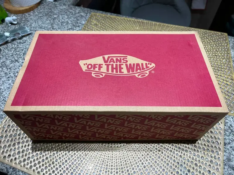 Caja de zapatillas Vans 'Off The Wall' - 1