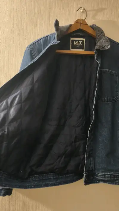 Chaqueta de mezclilla MLT azul con cuello - miniatura 3