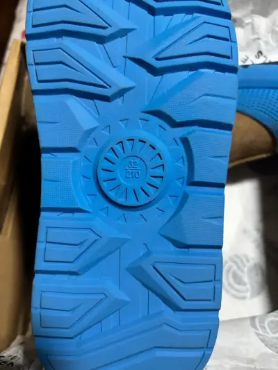 Botas de gamuza marrón con suela azul - miniatura 4