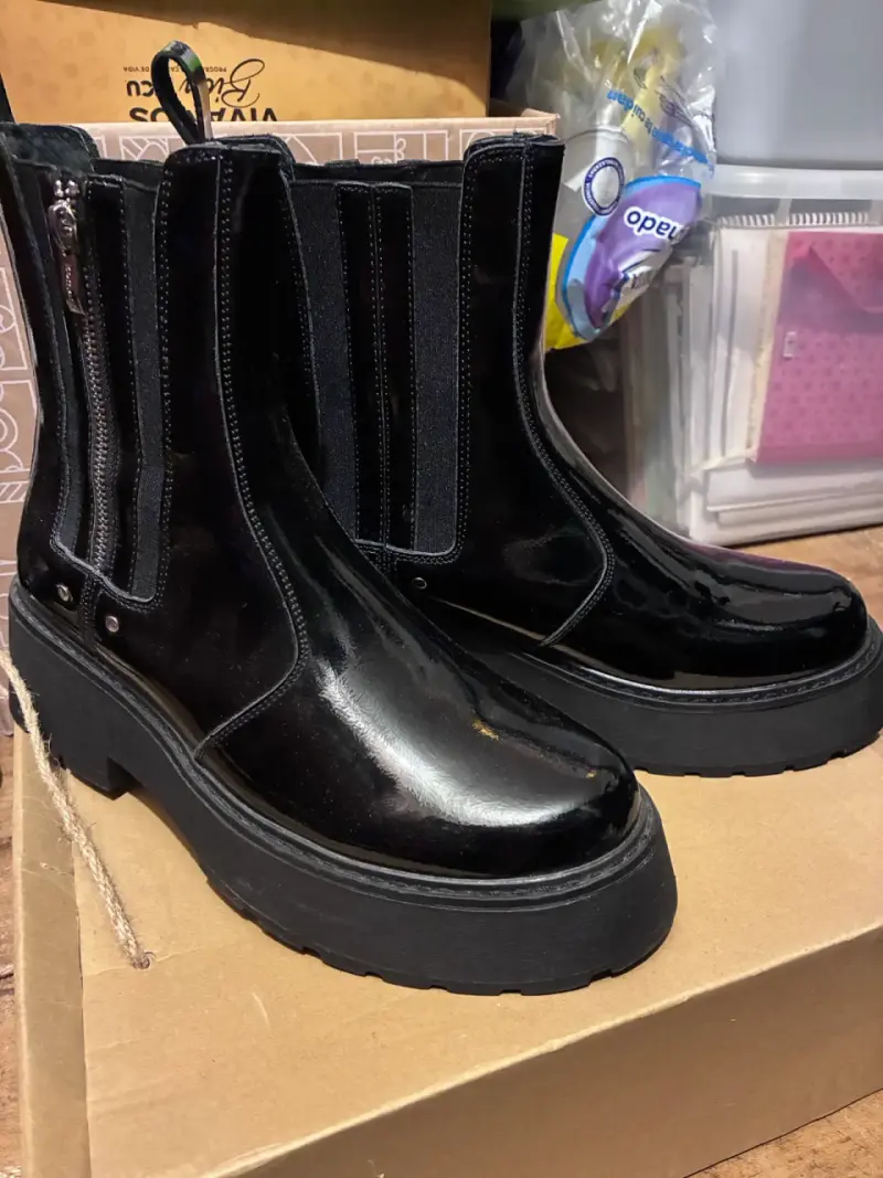 Botines negros de charol - 3