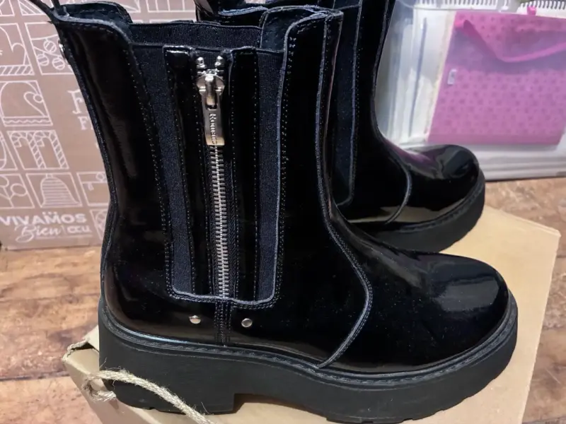 Botines negros de charol - 4