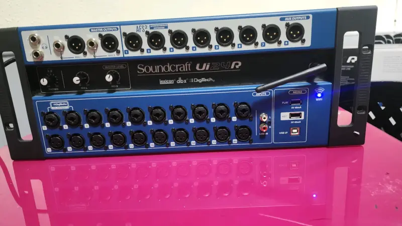 Mixer digital Soundcraft Ui24R
