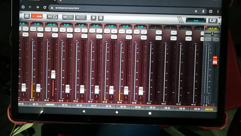 Mixer digital Soundcraft Ui24R - 4
