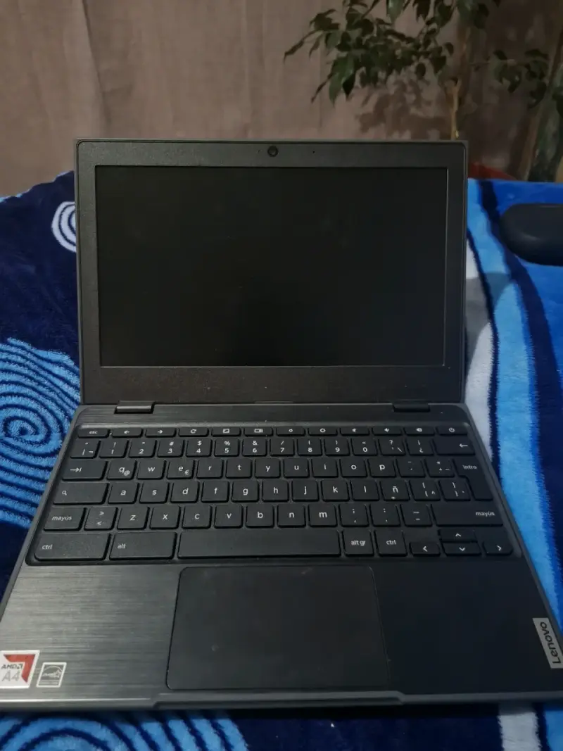 Lenovo 100e Chromebook 2nd Gen AST en buen estado - 1
