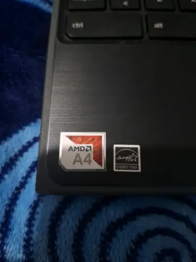 Lenovo 100e Chromebook 2nd Gen AST en buen estado - miniatura 2