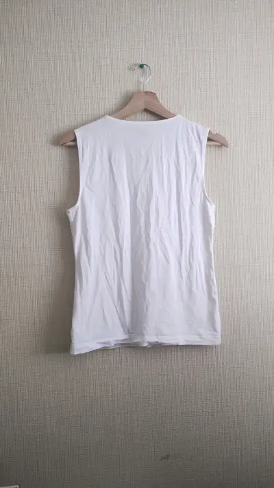 Blusa sin mangas blanca de encaje - miniatura 2
