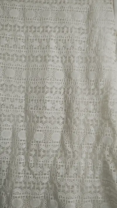 Blusa sin mangas blanca de encaje - miniatura 3