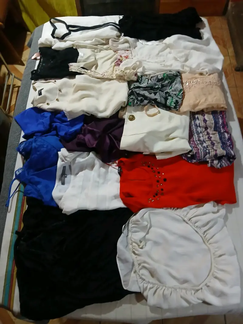 Lote de prendas para mujer diferentes tallas - 3