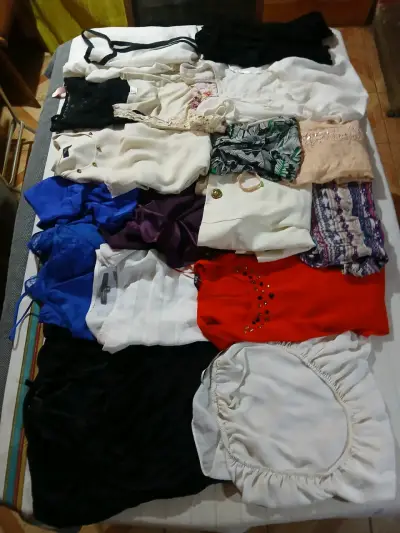 Lote de prendas para mujer diferentes tallas - miniatura 3