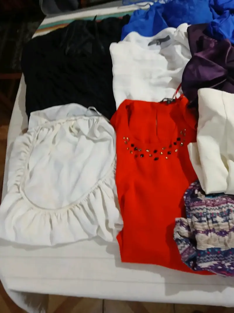 Lote de prendas para mujer diferentes tallas - 4