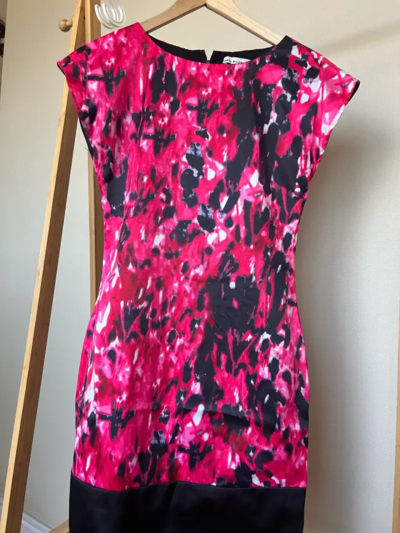 Vestido Karen Millen floral guinda y negro - 1