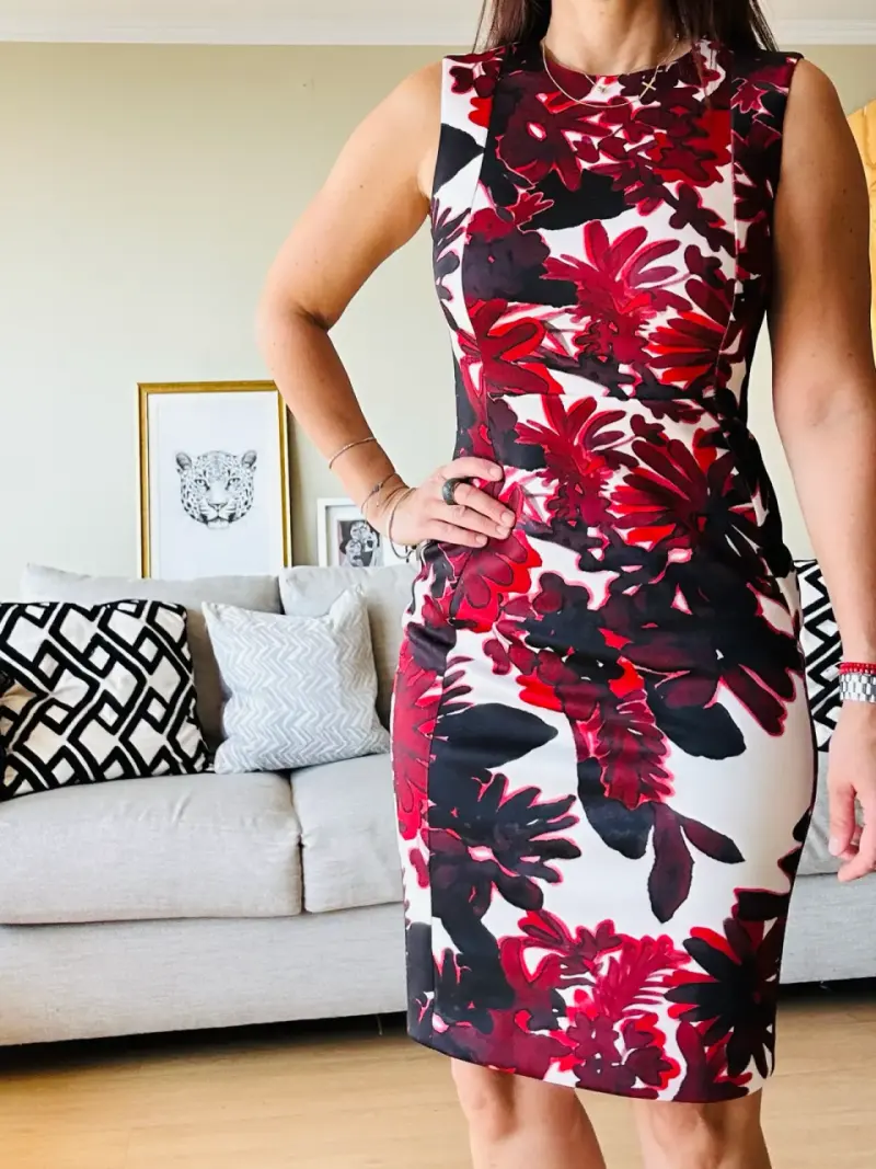 Vestido ajustado floral rojo y negro Calviño klein - 1