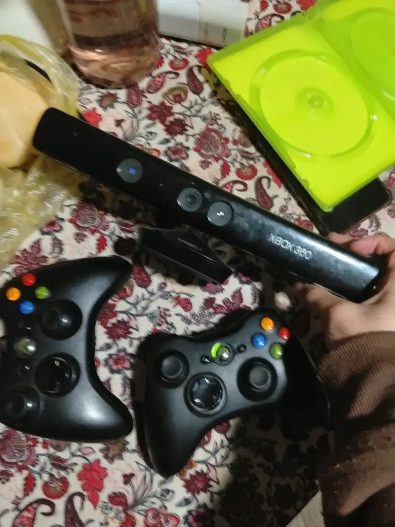 Consola Xbox 360 en buen estado - 2