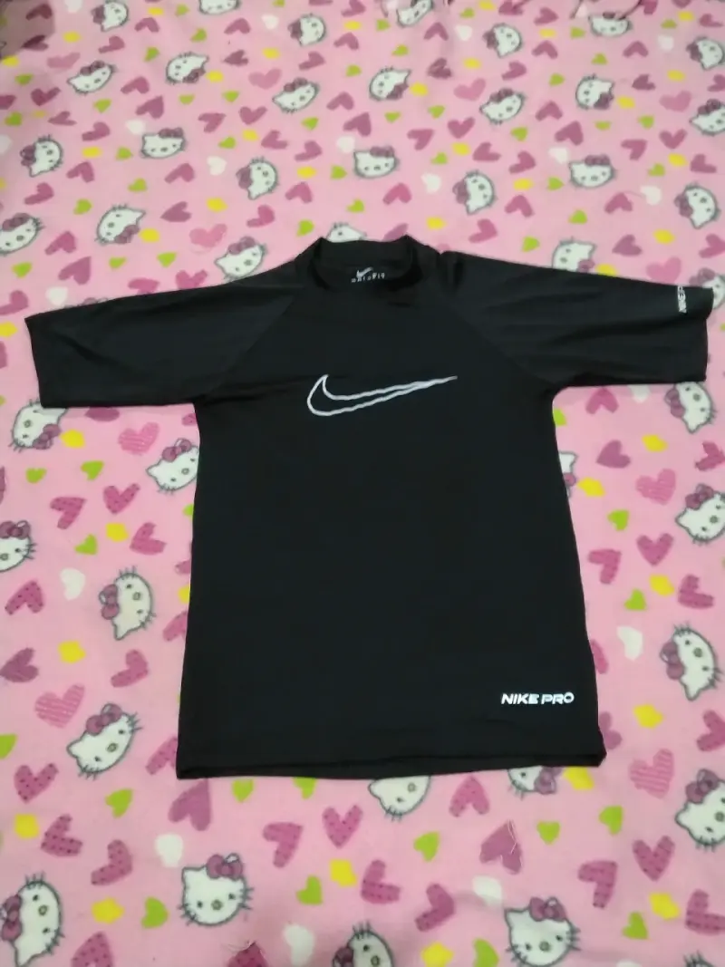 Polera deportiva primera capa Nike Pro negra