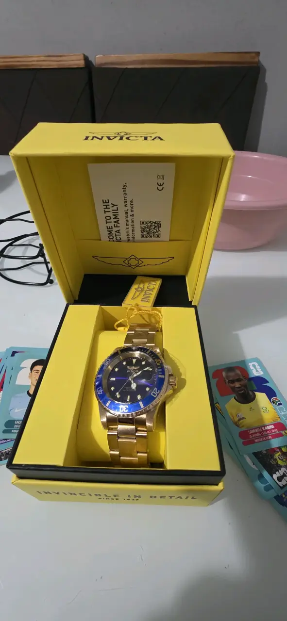 Reloj Invicta dorado con caja original - 1