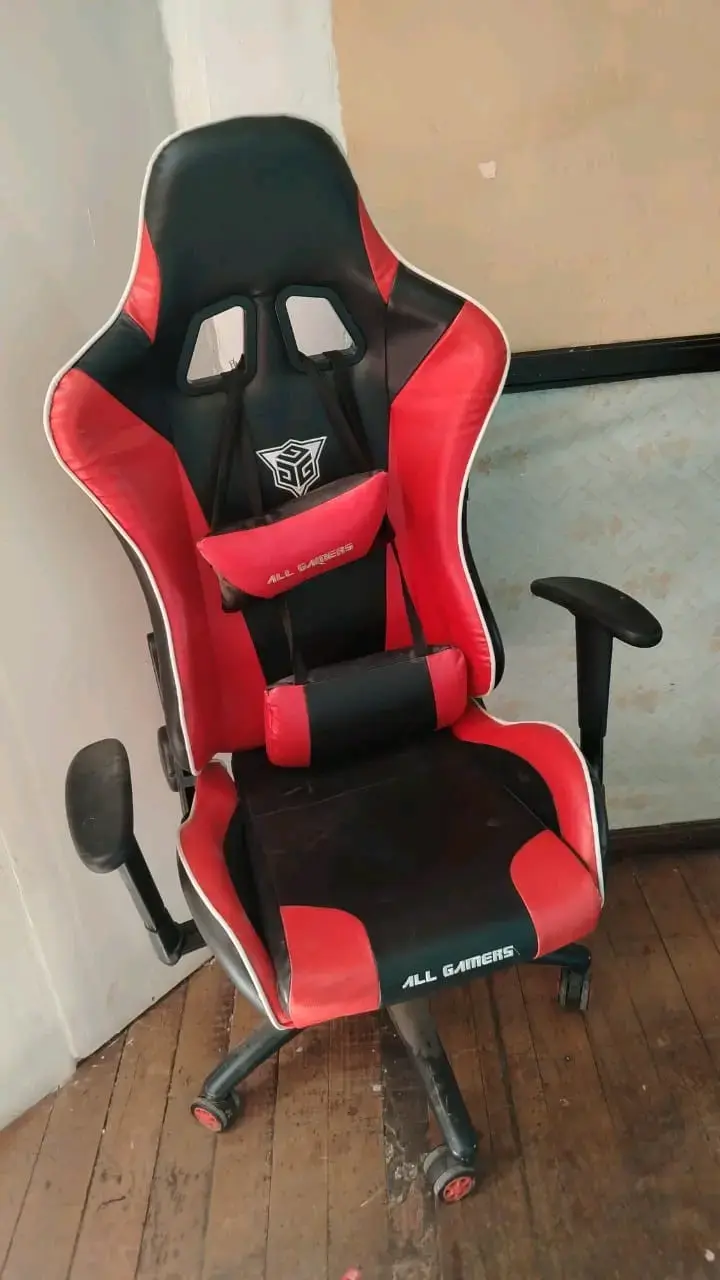 Silla gamer All Gamers roja y negra - 1