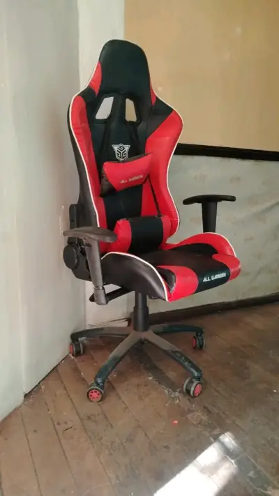 Silla gamer All Gamers roja y negra - miniatura 5