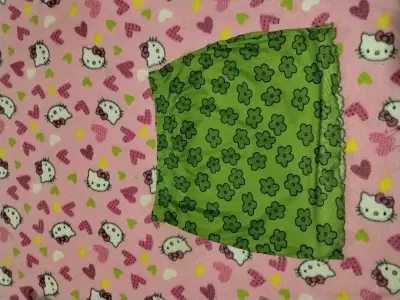 Falda verde con estampado floral - miniatura 1